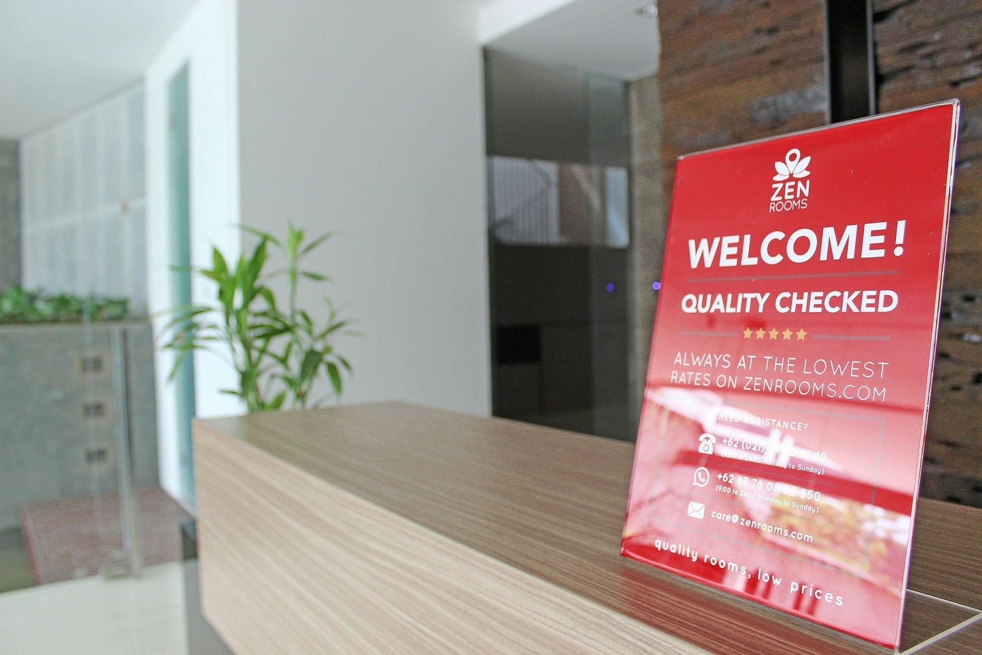Zen Premium Sampoerna Strategic Square Hotel Jakarta Kültér fotó