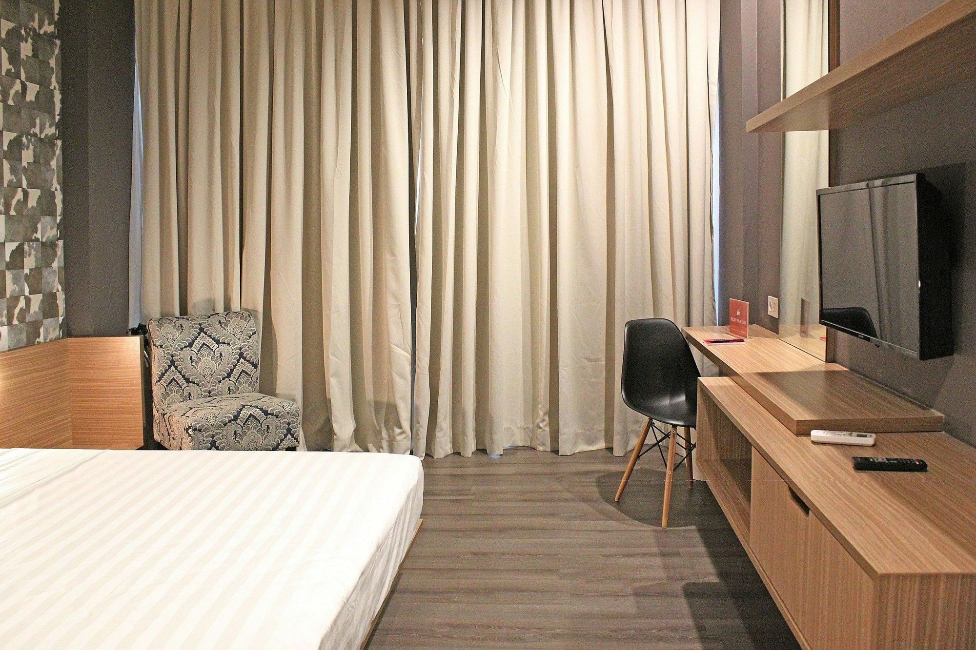 Zen Premium Sampoerna Strategic Square Hotel Jakarta Kültér fotó