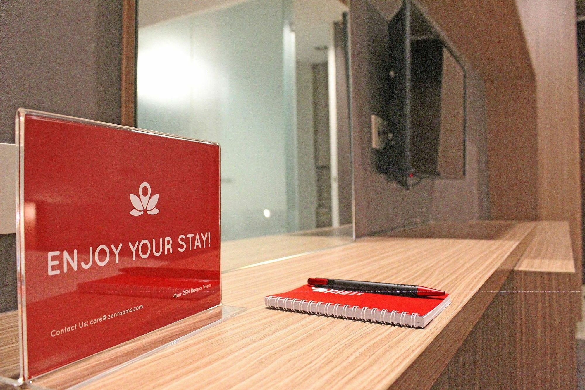 Zen Premium Sampoerna Strategic Square Hotel Jakarta Kültér fotó